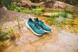 lightweight hiking shoes