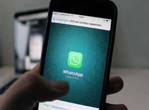 whatsapp tiernos besos gif